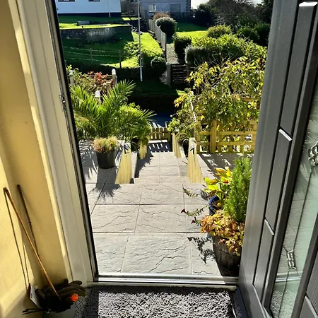West Winds, Fore Street, By Fowey Homestay